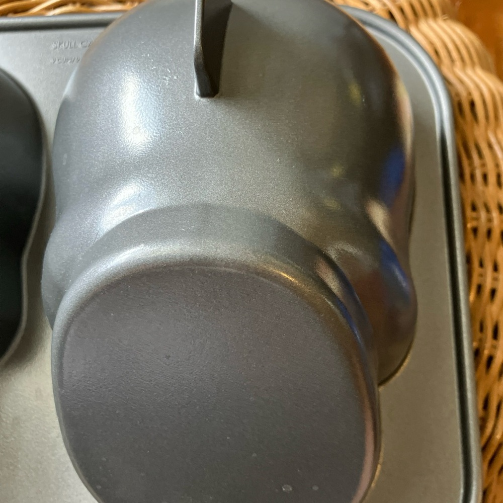 Nordic Ware Haunted Skull Cake Pan - Picture 3 of 7